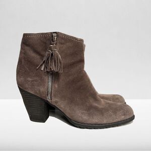 Stuart Weitzman Gray Velour Suede Prancing Tassel Ankle Boots Booties Size 9